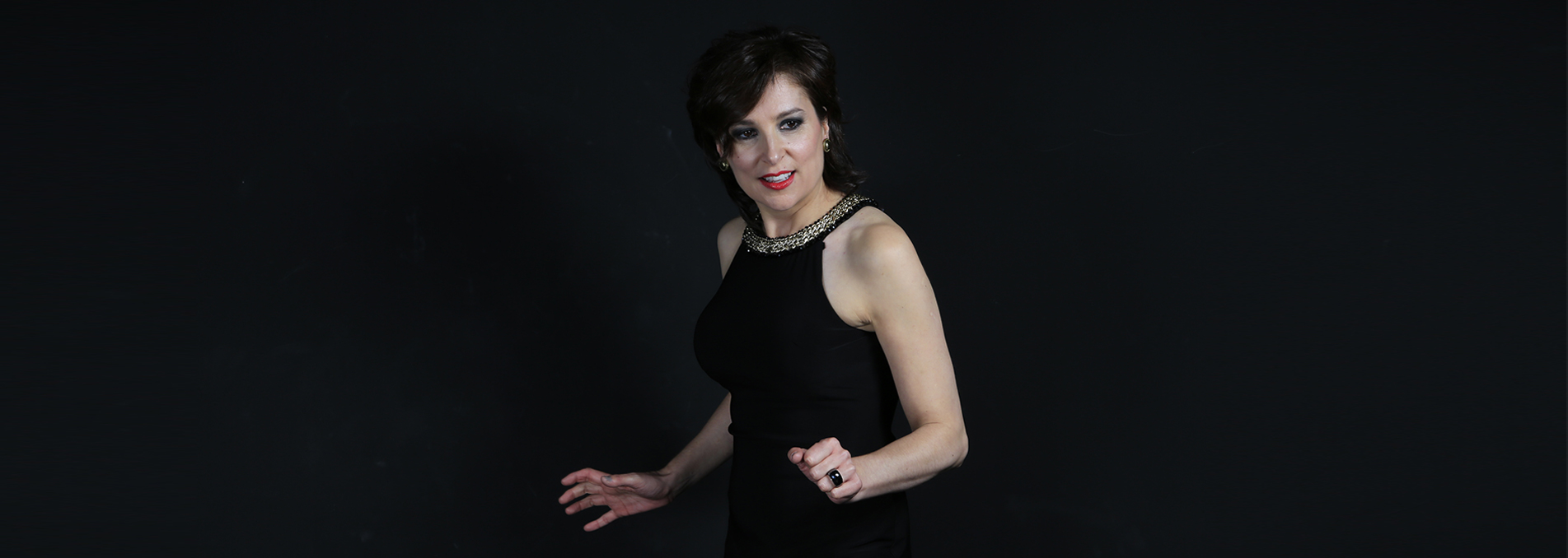 Ema Viana Performance